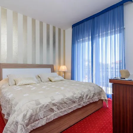 Mediterana Hotel Seget Vranjica