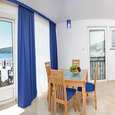 Mediterana 4* Seget Vranjica