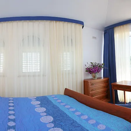 Mediterana 4* Seget Vranjica