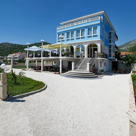 Szálloda Mediterana Seget Vranjica
