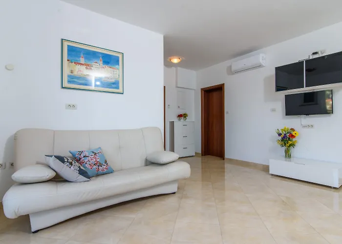 Mediterana 4* Seget Vranjica